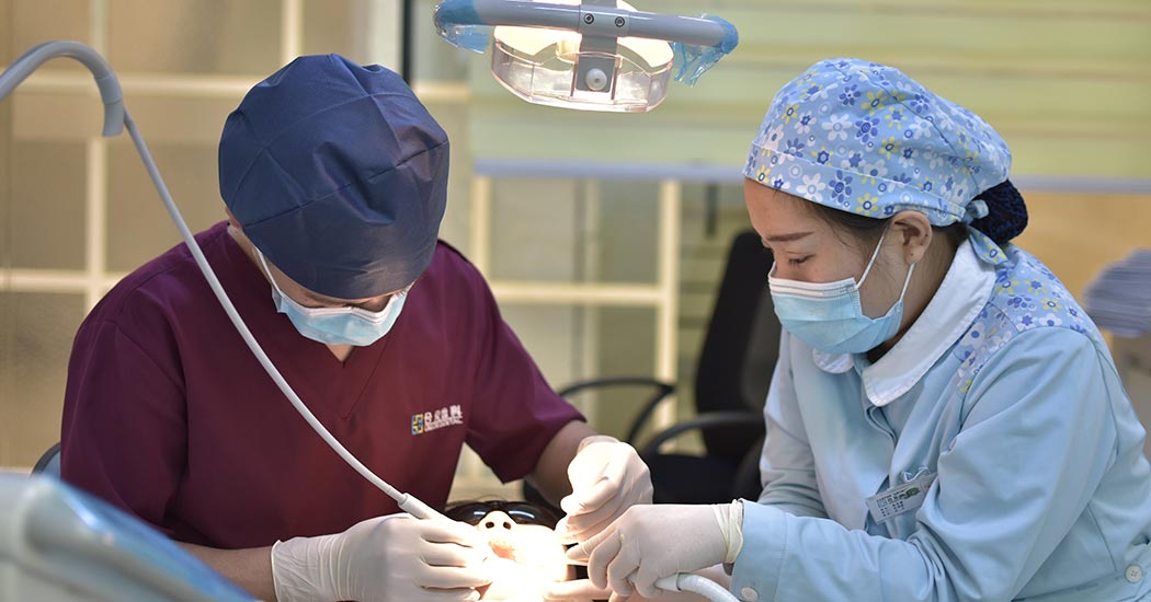 Zobni vsadek ali implantat